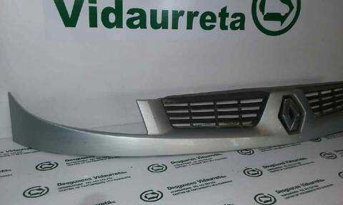 Foto 3ª: Rejilla Delantera Renault Kangoo 1.9 DTI DIESEL 80CV 59KW [F9Q] (2004)