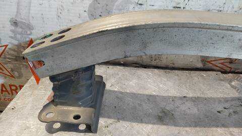 Foto 4ª: Refuerzo Paragolpes Delantero Toyota Corolla 1.8 LUNA 129CV 95KW [1ZZ-FE] (2005)