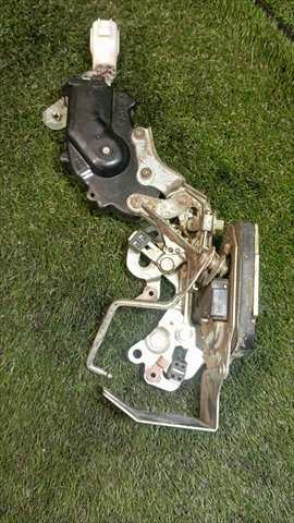 Foto 2ª: Cerradura Puerta Trasera Derecha Toyota 4 Runner 3.0 T DIESEL (1993)