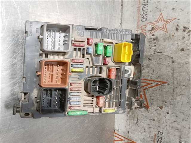 Foto 2ª: Caja Reles Fusibles Peugeot Partner OUTDOOR 120CV 88KW [BH01] (2018)