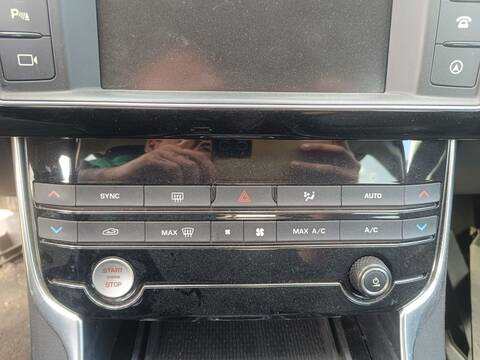 Mando Climatizador Jaguar XE PRESTIGE 179CV 132KW