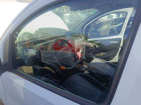 Luna Delantera Izquierda Peugeot Bipper FHZ