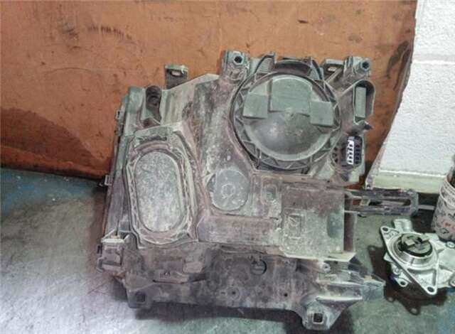 Foto 3ª: Faro Derecho Land Rover Range 3.0 TD6 HSE [3.0 LTR. - 130 KW TD6] [306D1]