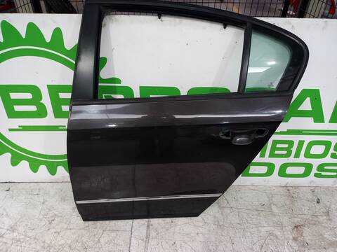 Puerta Trasera Izquierda Volkswagen Passat 2.0 TDI BERLINA 140CV 103KW