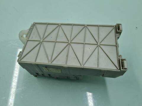 Foto 2ª: Caja Reles Fusibles Toyota Rav4 2.0 D-4D EXECUTIVE 4X4 2003 ) 116CV 85KW [1CDFTV] (2004)