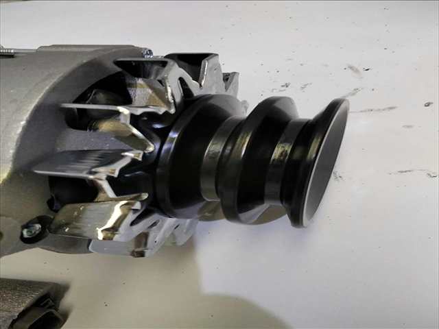 Foto 4ª: Alternador Nissan Patrol 2.8 D [RD28] (1989)