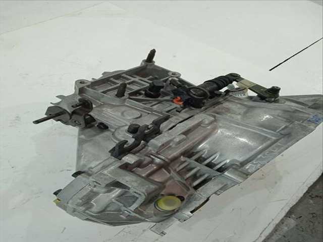 Foto 2ª: Caja Cambios Hyundai Trajet 2.0 16V CAT 136CV 100KW (2000)