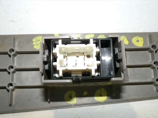 Foto 4ª: Botonera Elevalunas Toyota Corolla 1.3 G 1997-1999 [4EFE] (1998)