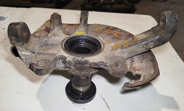 Foto 2ª: Mangueta Delantera Derecha Mitsubishi Montero 2.3 TD V20 [4D55] (1989)