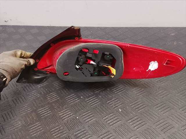 Foto 2ª: Piloto Trasero Izquierdo Peugeot 206 + 1.1 G (2009)