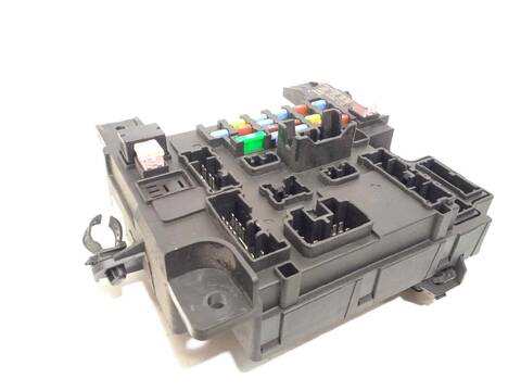 Foto 2ª: Caja Reles Fusibles Citroen C4 1.6 HDI FAP AIRCROSS 114CV 84KW [9HD] (2017)