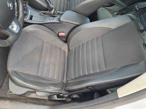 Asientos Traseros Renault Laguna DYNAMIQUE TOMTOM III 110CV 81KW
