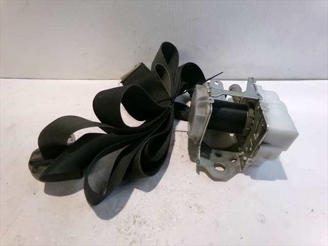 Foto 1ª: Cinturón Delantero Izquierdo Toyota Auris 2.0 D FAMILIAR, 2012-2015 [1AD] (2015)