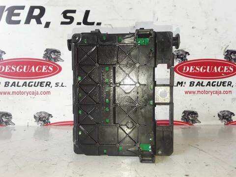 Foto 3ª: Caja Reles Fusibles Peugeot Partner COMBI PLUS 90CV (2002)