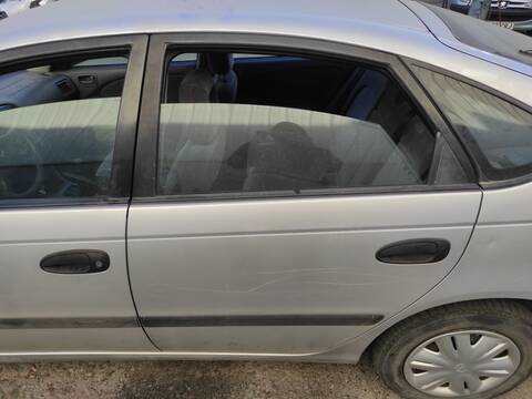 Puerta Trasera Izquierda Toyota Avensis 2CTE BERLINA