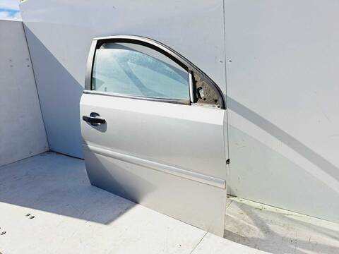 Foto 3ª: Puerta Delantera Derecha Opel Vectra CLUB BERLINA 122CV 90KW [Z18XE] (2004)