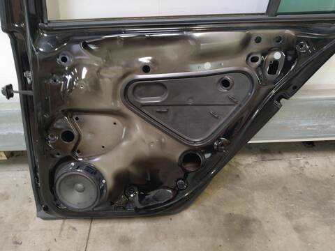 Foto 3ª: Puerta Trasera Derecha Volkswagen Golf 150 CV 110KW [CRBC CRB] (2014)