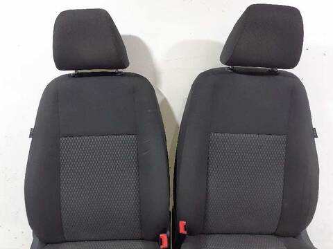 Foto 2ª: Asientos Traseros Volkswagen Tiguan ADVANCE BLUEMOTION 140CV 103KW [CFFB] (2011)