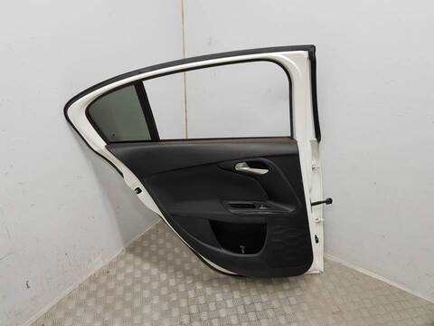 Foto 3ª: Puerta Trasera Izquierda Fiat Tipo TIPO 2022-)