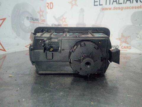 Foto 3ª: Mando Luces Mercedes Clase C 160 350 219.356) 272CV 200KW