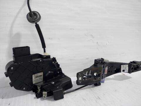 Foto 3ª: Cerradura Puerta Trasera Izquierda Land Rover Discovery TDV6 HSE AUT. 245CV [306DT] (2009)