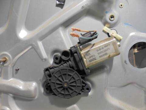 Foto 3ª: Elevalunas Eléctrico Delantero Izquierdo Fiat Stilo 1.2 16V 80CV 59KW (2002)