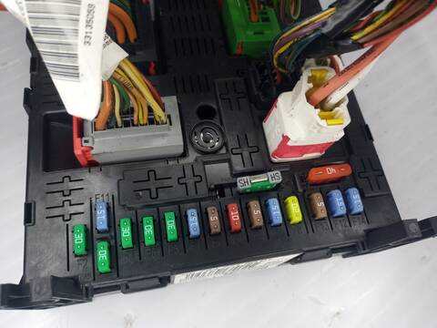 Caja Reles Fusibles Peugeot 3008 STYLE 114CV 84KW