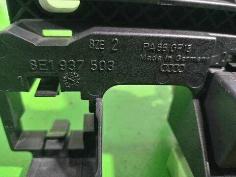 Foto 2ª: Caja Reles Fusibles Audi A4 2.5 TDI 120KW) 163CV (2000)