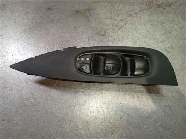 Botonera Elevalunas Nissan Qashqai 1.6 ACENTA [1.6 LTR. - 96 KW DCI TURBODIESEL CAT]