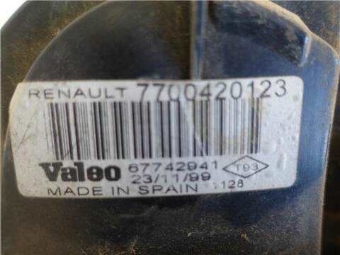 Foto 3ª: Piloto Trasero Izquierdo Renault Laguna 1.9 DTI B56J) 98CV 72KW [D/ F9Q F7] (2000)