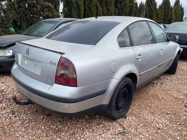 Foto 2ª: Maletero Volkswagen Passat 1.9 TDI 130cv [AVF] (2002)