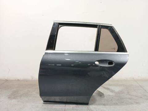 Foto 2ª: Puerta Trasera Izquierda Mercedes Clase C 160 C 220 BLUETEC - D 205.204) 170CV 125KW [OM 651.921] (2016)