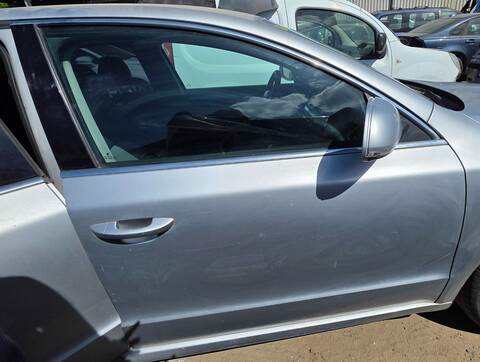 Puerta Delantera Derecha Skoda Superb ELEGANCE 140CV 103KW