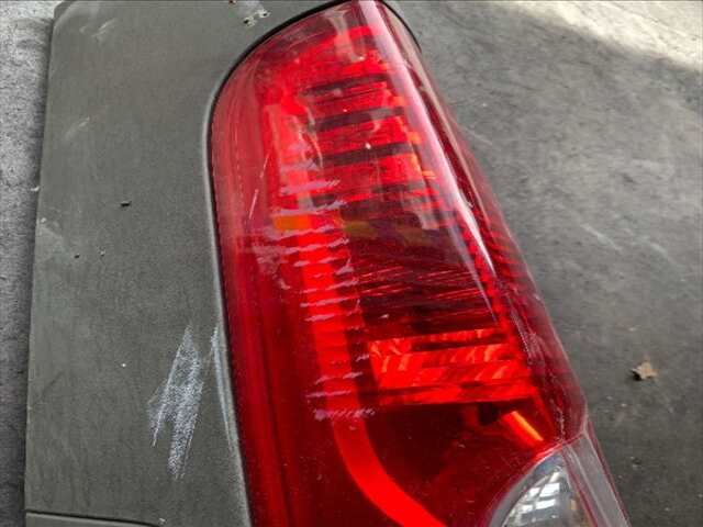 Foto 2ª: Piloto Trasero Izquierdo Nissan Primastar 2.0 DCI 115CV 0CV [M9R 780] (2007)