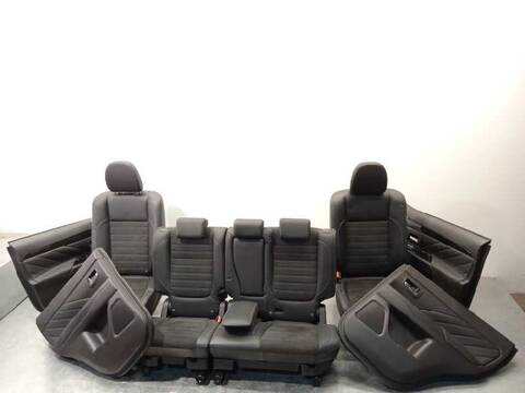 Foto 2ª: Asientos Traseros Mitsubishi Outlander PHEV KAITEKI 4WD 208CV 153KW [4B11] (2018)