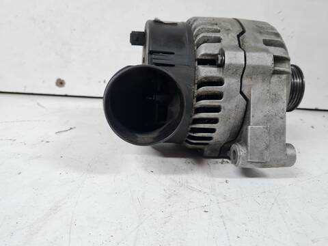 Foto 2ª: Alternador Bmw Serie 5 518 2.0 16V DIESEL CAT BERLINA 136CV 100KW [M47 D20 (20 4 D1)] (1950)