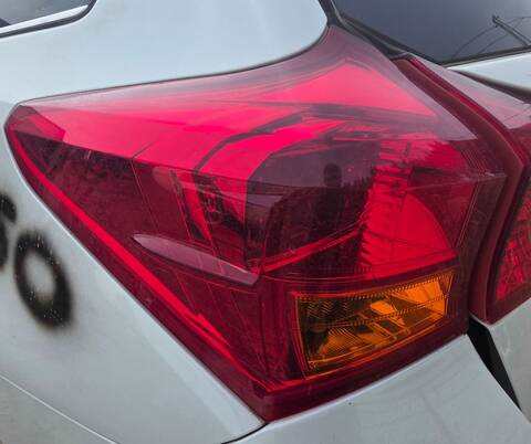 Piloto Trasero Izquierdo Toyota Auris HYBRID ACTIVE 136CV 100KW