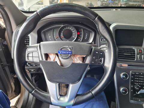 Volante Volvo XC 60 MOMENTUM 2WD 181CV 133KW