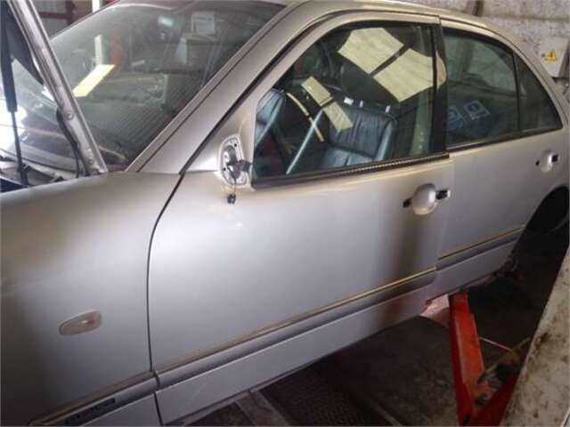 Puerta Delantera Izquierda Mercedes Clase E 180 2.9 290 TURBODIESEL (210.017) [2.9 LTR. - 95 KW TURBODIESEL CAT]