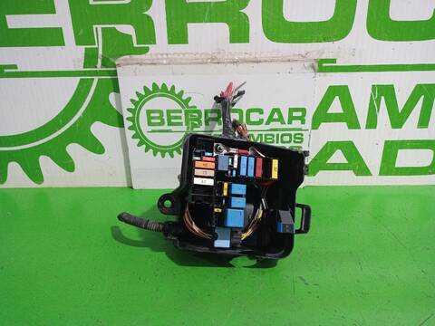 Caja Reles Fusibles Dacia Sandero LAUREATE 90CV