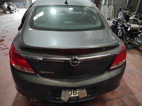 Foto 2ª: Portón Opel Insignia A18XER BERLINA (2010)