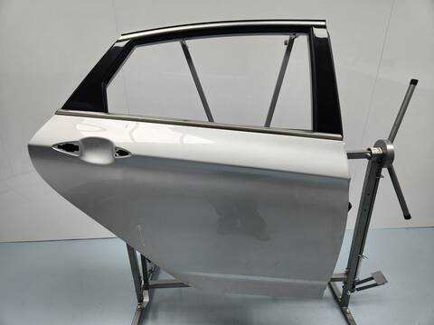 Puerta Trasera Derecha Hyundai i40 STYLE 141CV 104KW
