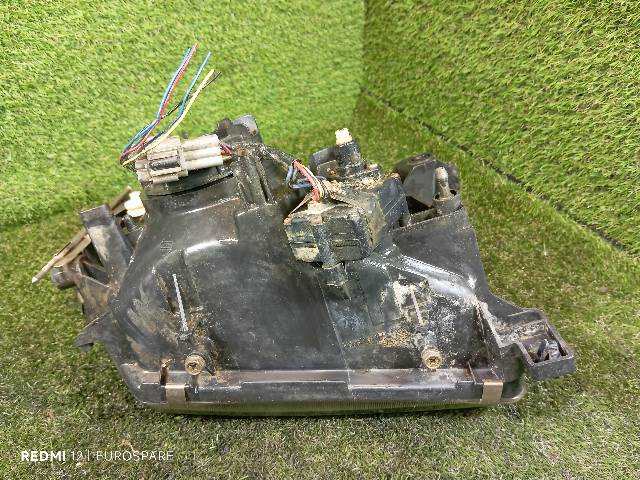 Foto 3ª: Faro Izquierdo Nissan Patrol 2.8 TD Y61 TD6 [RD28ETI] (1999)