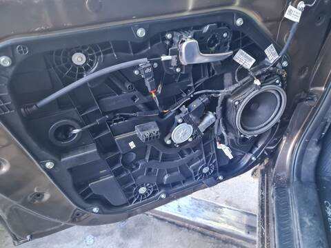 Elevalunas Eléctrico Delantero Izquierdo Kia Carens BASIC 135CV 99KW