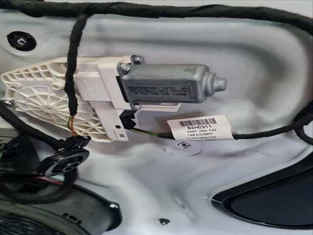 Foto 1ª: Elevalunas Manual Trasero Derecho Audi Q3 2.0 TDI QUATTRO 177CV 130KW [CFGC] (2013)