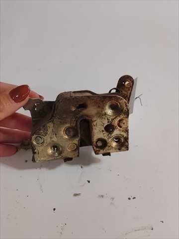 Foto 1ª: Cerradura Puerta Delantera Derecha Nissan Patrol 3.3 D [SD33] (1987)