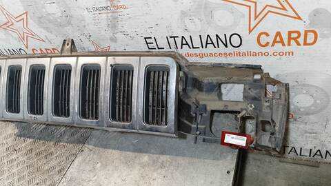 Foto 2ª: Rejilla Delantera Jeep Grand Cherokee 2.5 TD LAREDO Z) 115CV 85KW [D M52] (1998)