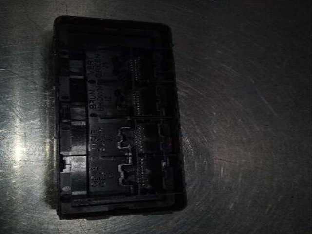 Foto 3ª: Caja Reles Fusibles Opel Insignia COSMO BERLINA 131CV 96KW [A20DTH] (2010)