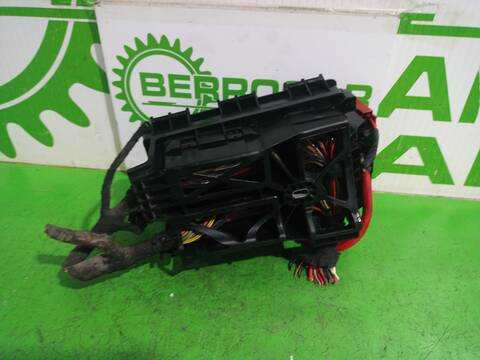Foto 2ª: Caja Reles Fusibles Opel Zafira 1.9 CDTI 120CV 88KW [Z19DT] (2007)