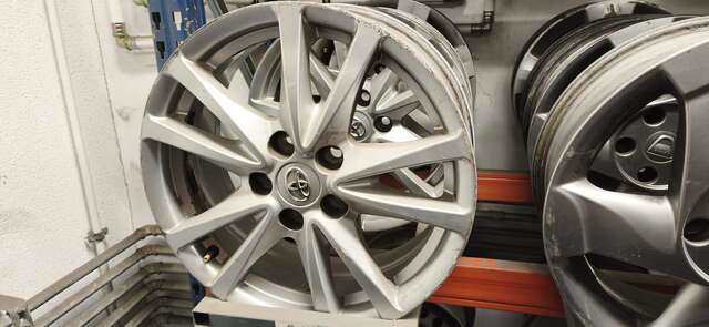 LLanta Chapa Toyota Avensis 2.200 D4D 150CV/110KW